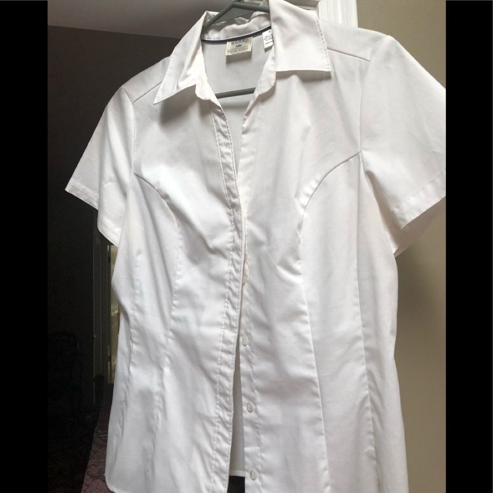 🎀 A White Dress Top